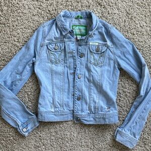 Hollister Vintage Y2K denim jacket, worn & soft. Super cute, Women’s medium. M